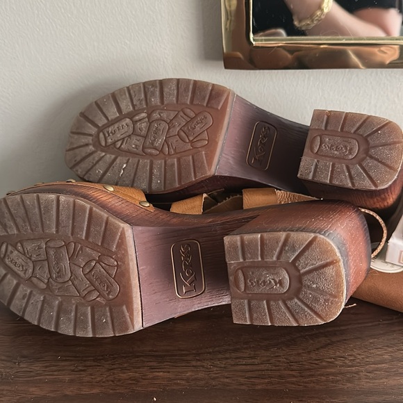 Korks Women’s Wendy Platform Clogs - Picture 7 of 7